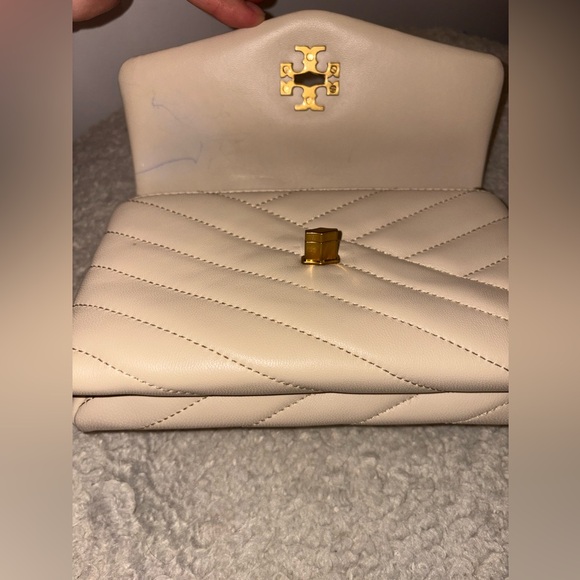Tory Burch kira chevron chain wallet color - cream 90343 - Picture 9 of 16
